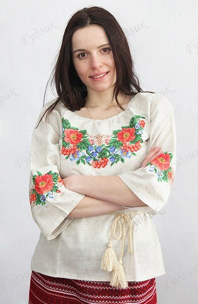 Стильна жіноча блузка з вишивкою 0072